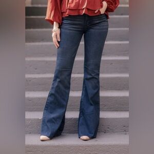 NWT SPECIAL A High Rise Dark Denim Flare Jeans Sz 11